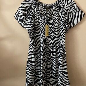 Melissa Paige zip zebra top